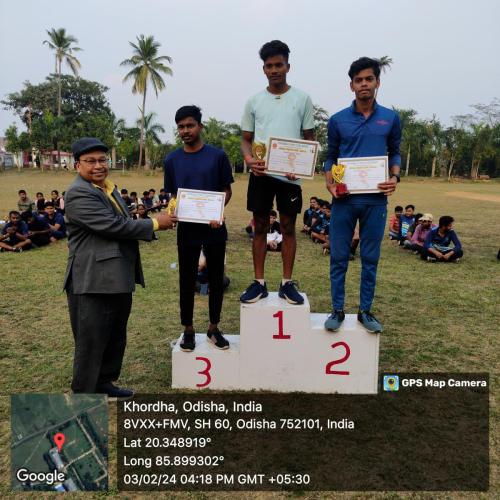 Prize-Distribution-by-Principal